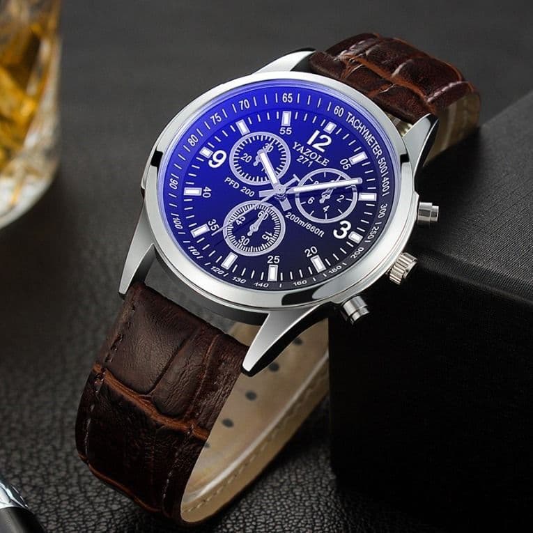 ট্রেন্ডি মেন’স ওয়াচ –সিম্পল কিন্তু স্টাইলিশ!